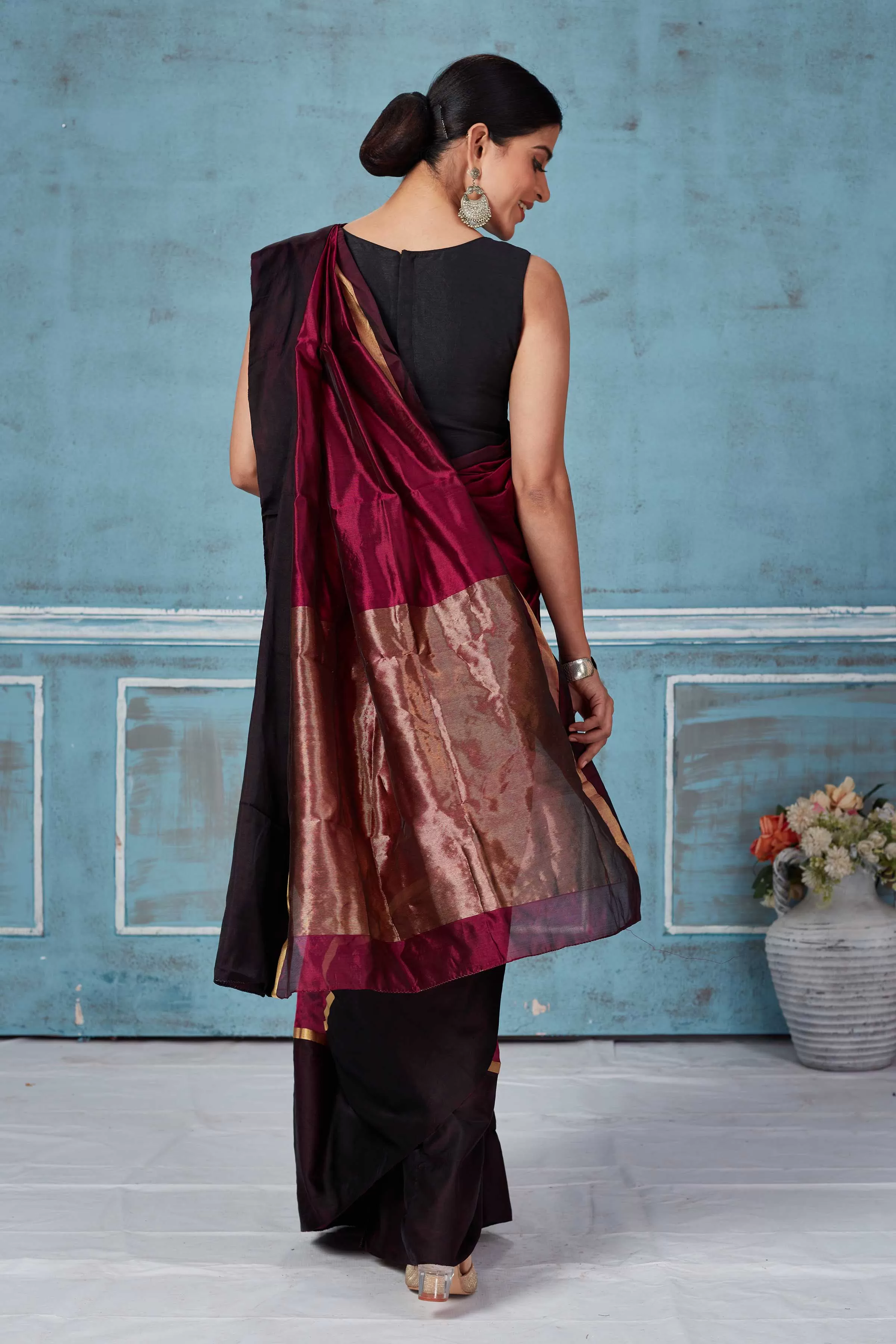 92A150 Magenta Pattu Silk Saree With Black Mashru Border