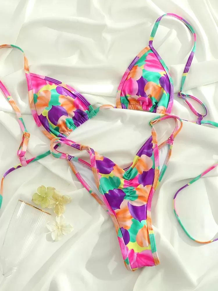 Brasilianischer Micro-Bikini mit Blumenmuster in Petite-Größe