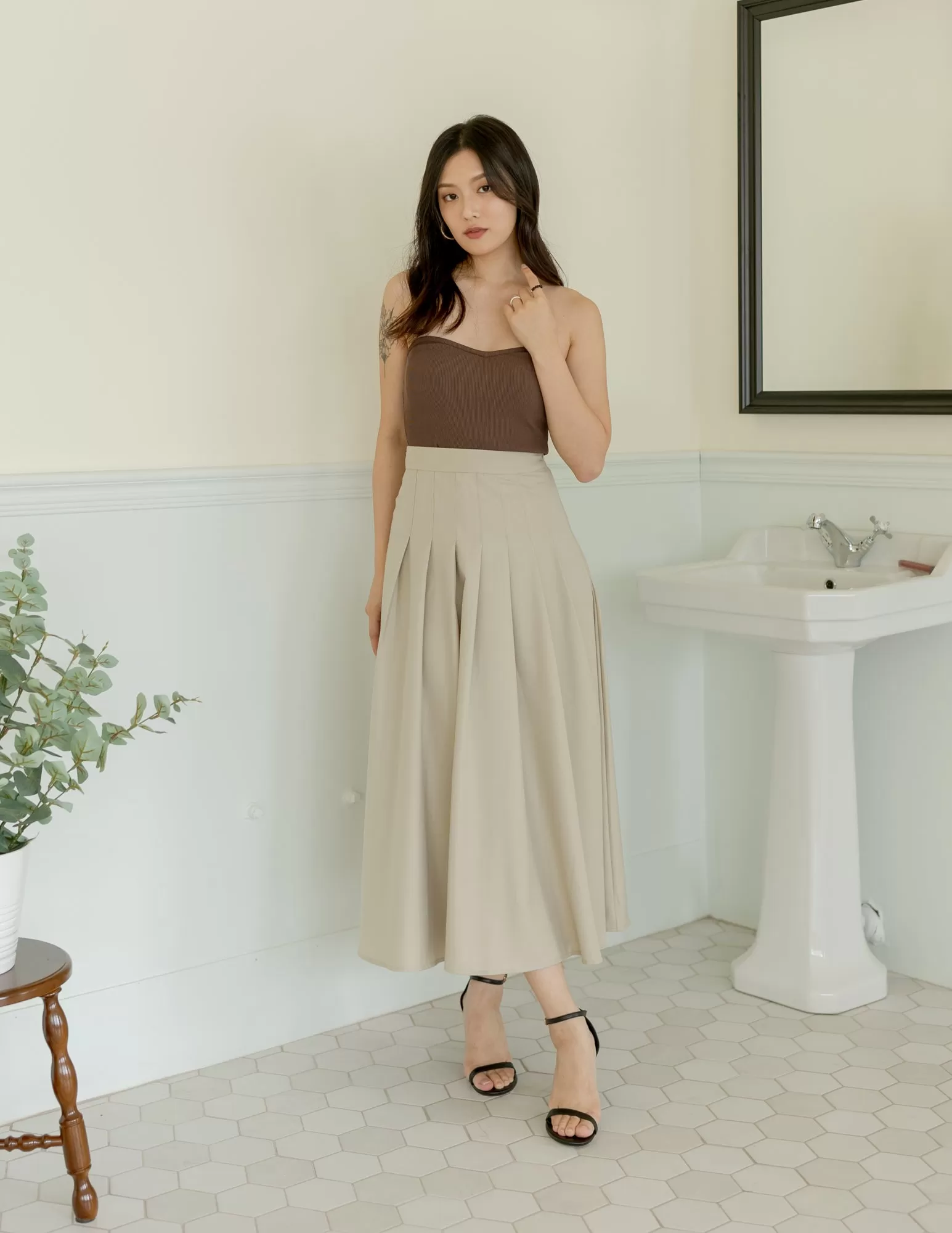 Colette Pleated Skirt in Khaki