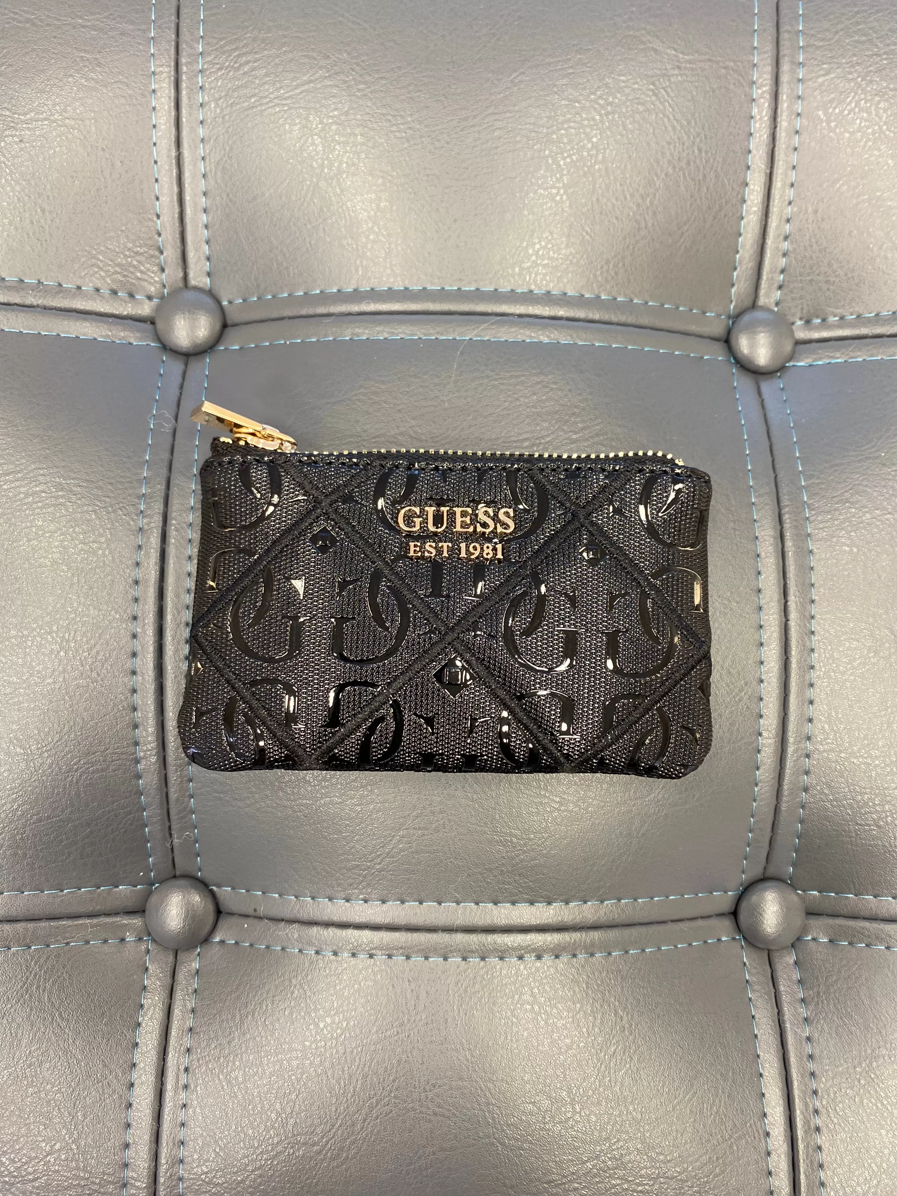 GUESS CADDIE LOGO PATENT MINI WALLET