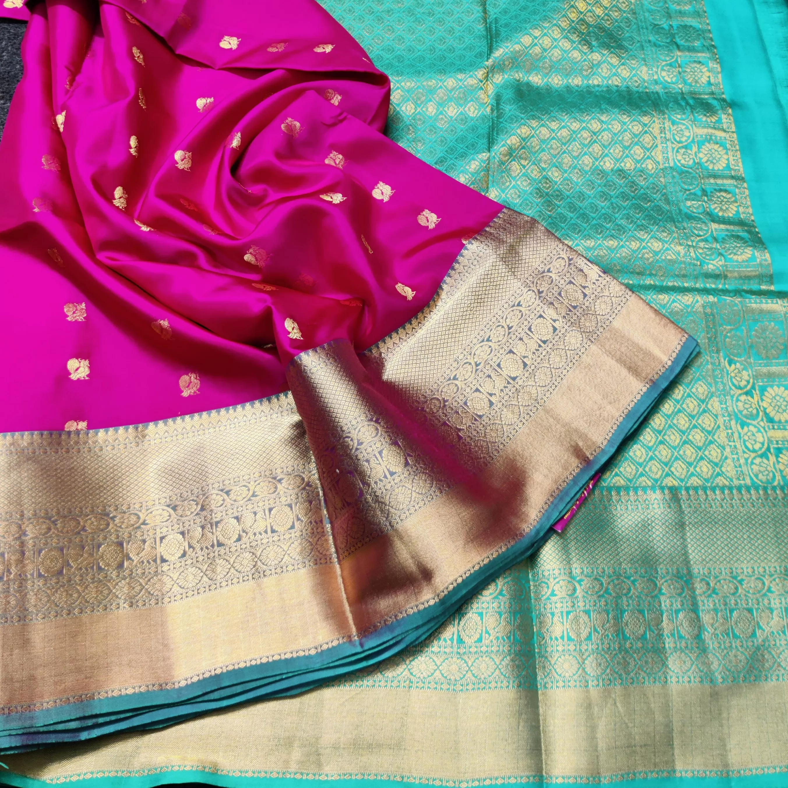 Samudrika Pattu saree - SFT01