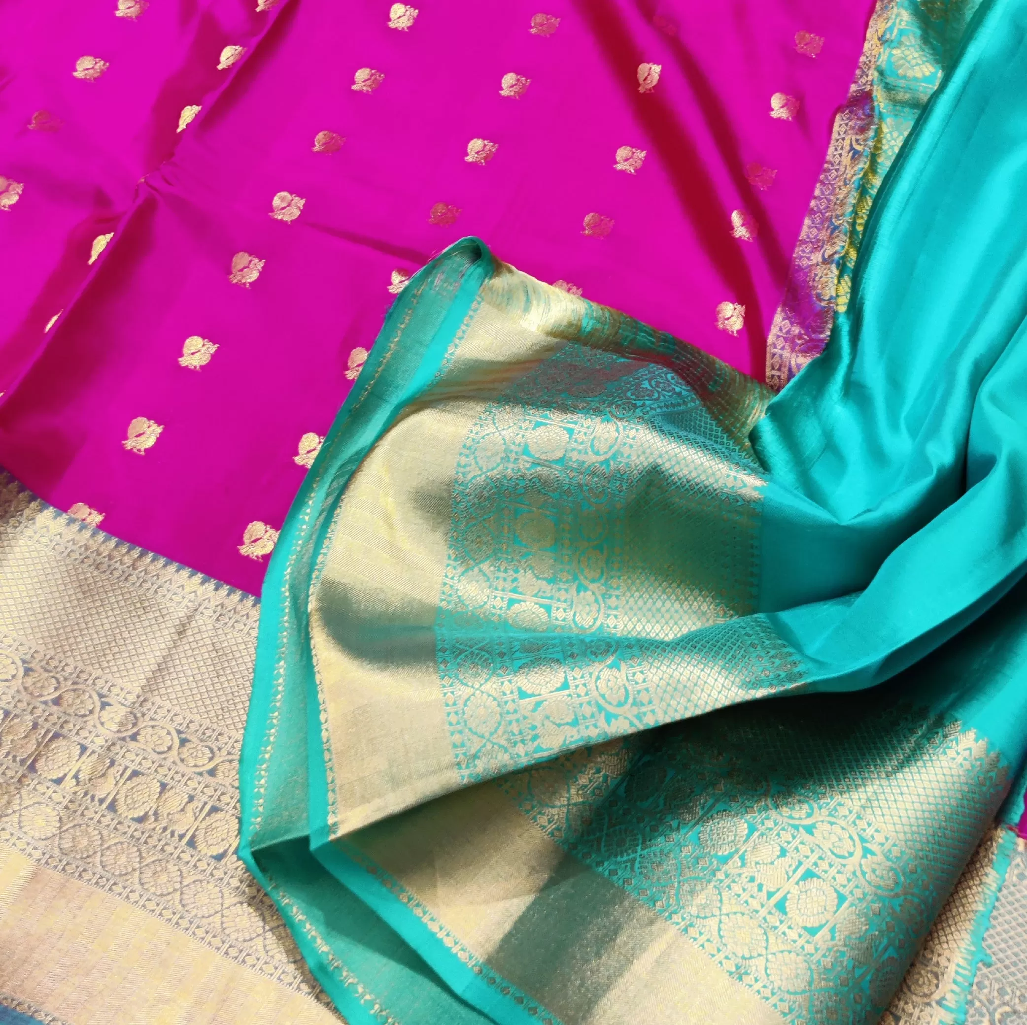 Samudrika Pattu saree - SFT01