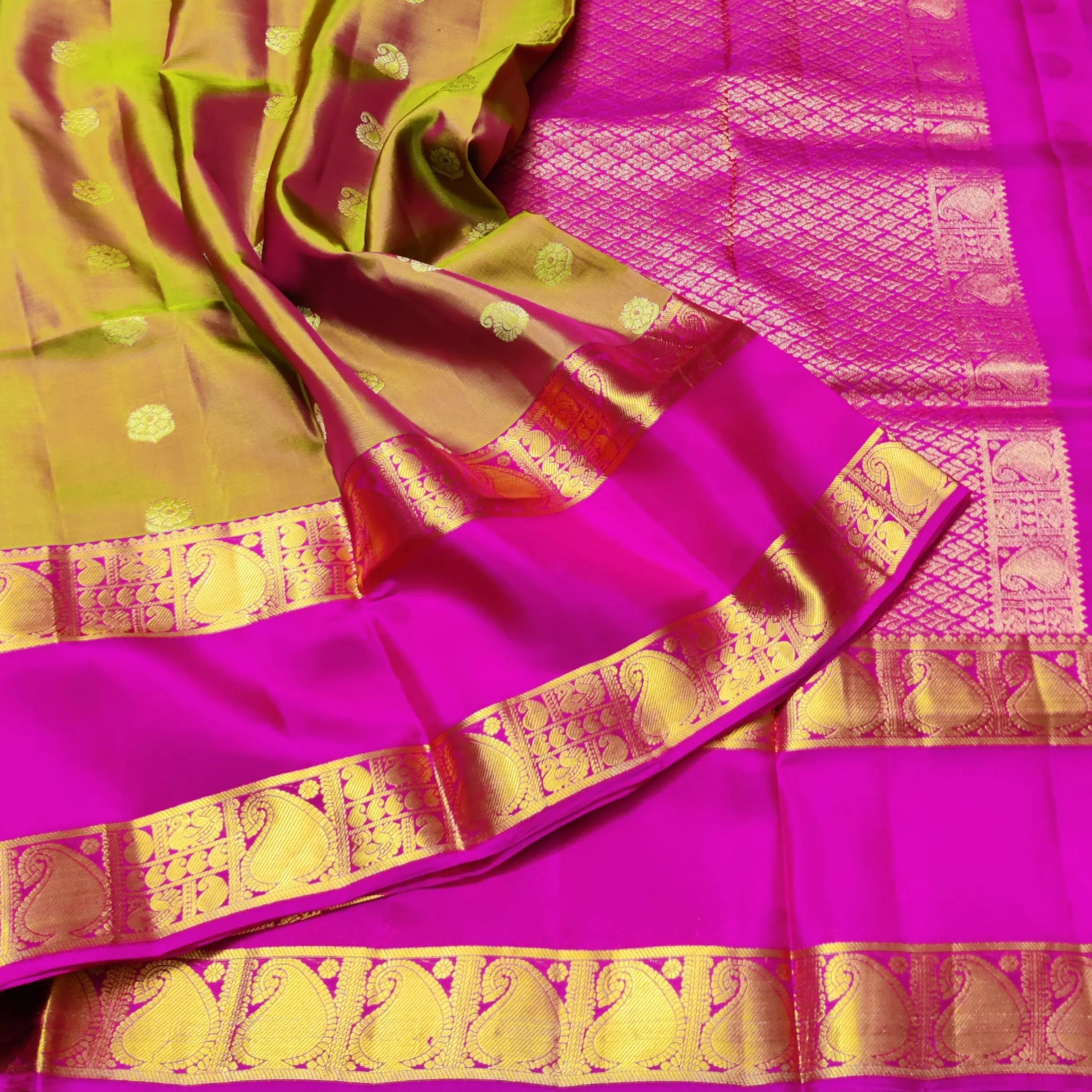 Samudrika Pattu saree - SFT06