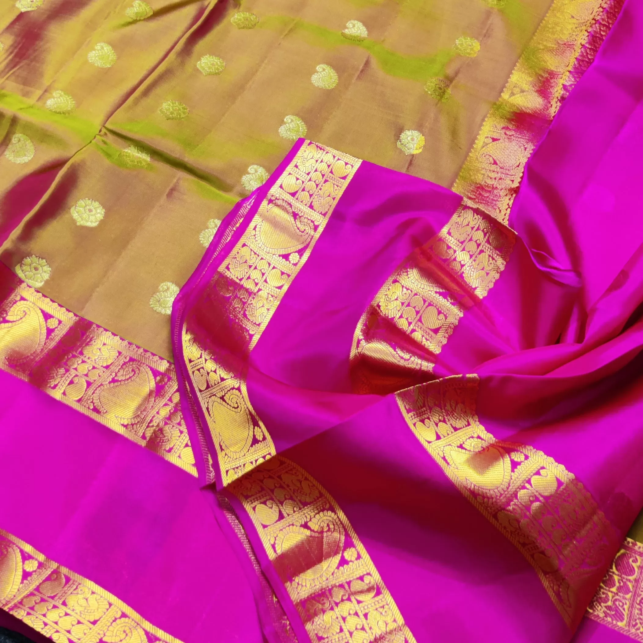 Samudrika Pattu saree - SFT06