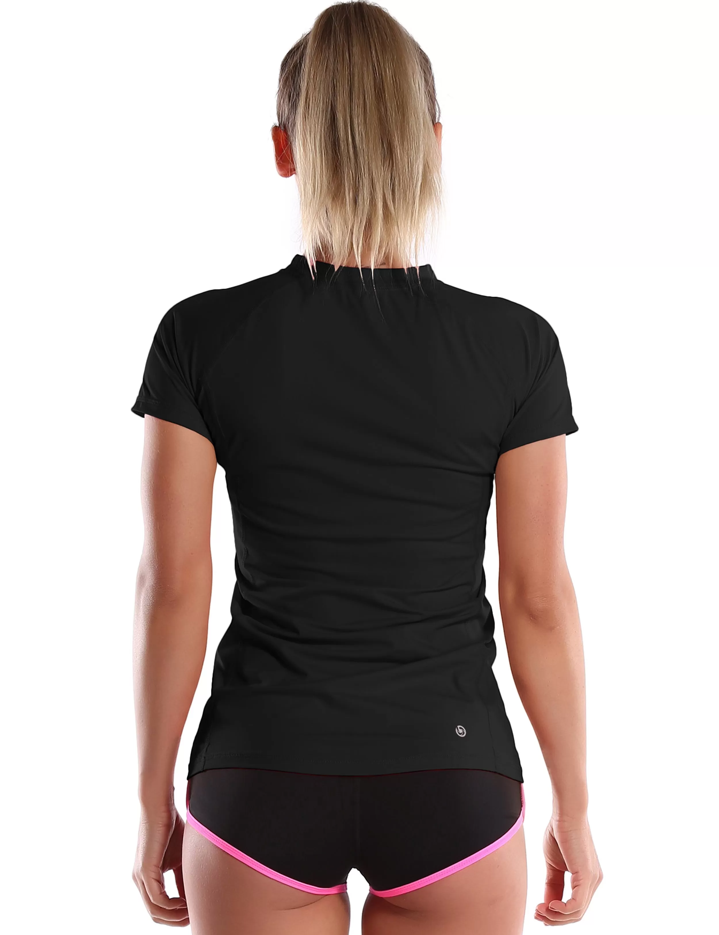 Short Sleeve UPF 50 Rashguard black_yogastudio