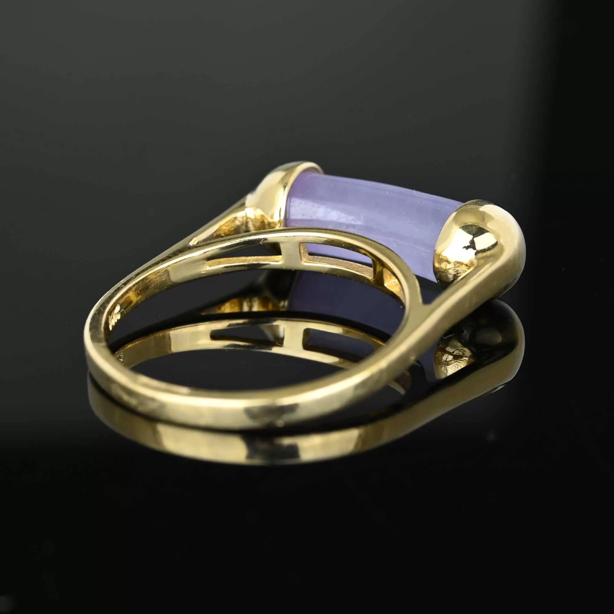 Vintage 14K Gold Barrel Purple Jade Ring